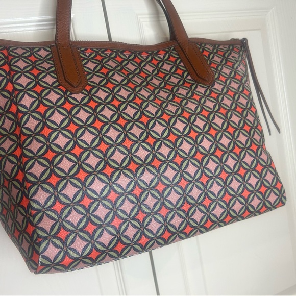 Fossil Felicity Tote with colorful Orange, Pink and green geometric accents - Picture 4 of 6